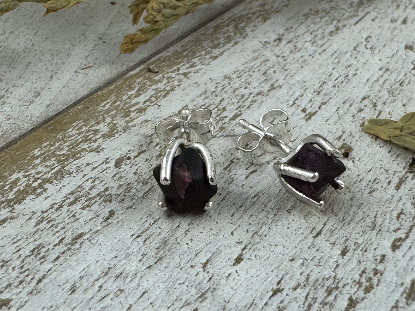 Earth Studs - Spinel